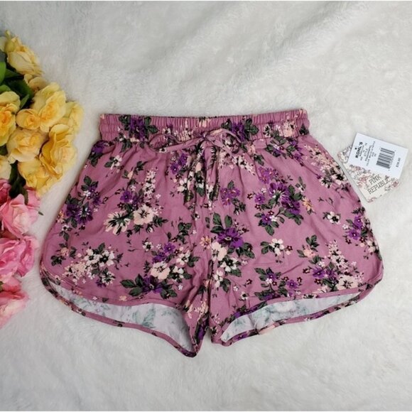 NWT Trendy Floral Flowy Shorts XSMALL - Picture 1 of 6